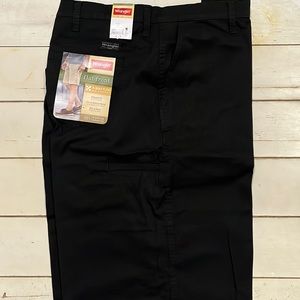 Wrangler Relaxed Fit Shorts Men’s 48 Black Comfort Stretch Flex